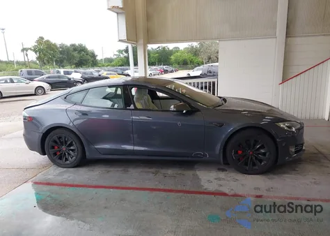 2020 Tesla Model S Performance Dual Motor All-Wheel Drive z USA, uszkodzony, nr VIN 5YJSA1E47LF389197